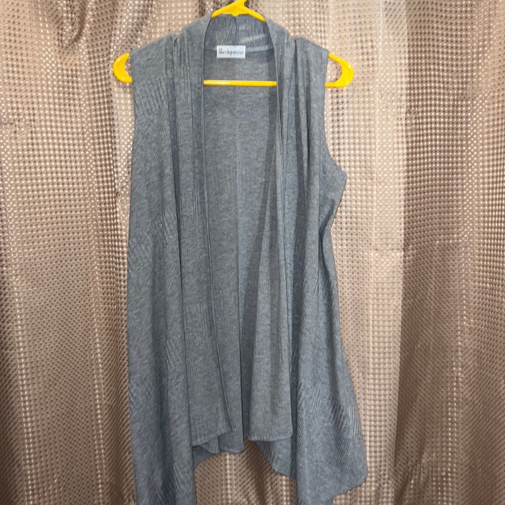 Sleeveless Gray Lightweight Cardigan Size Medium
